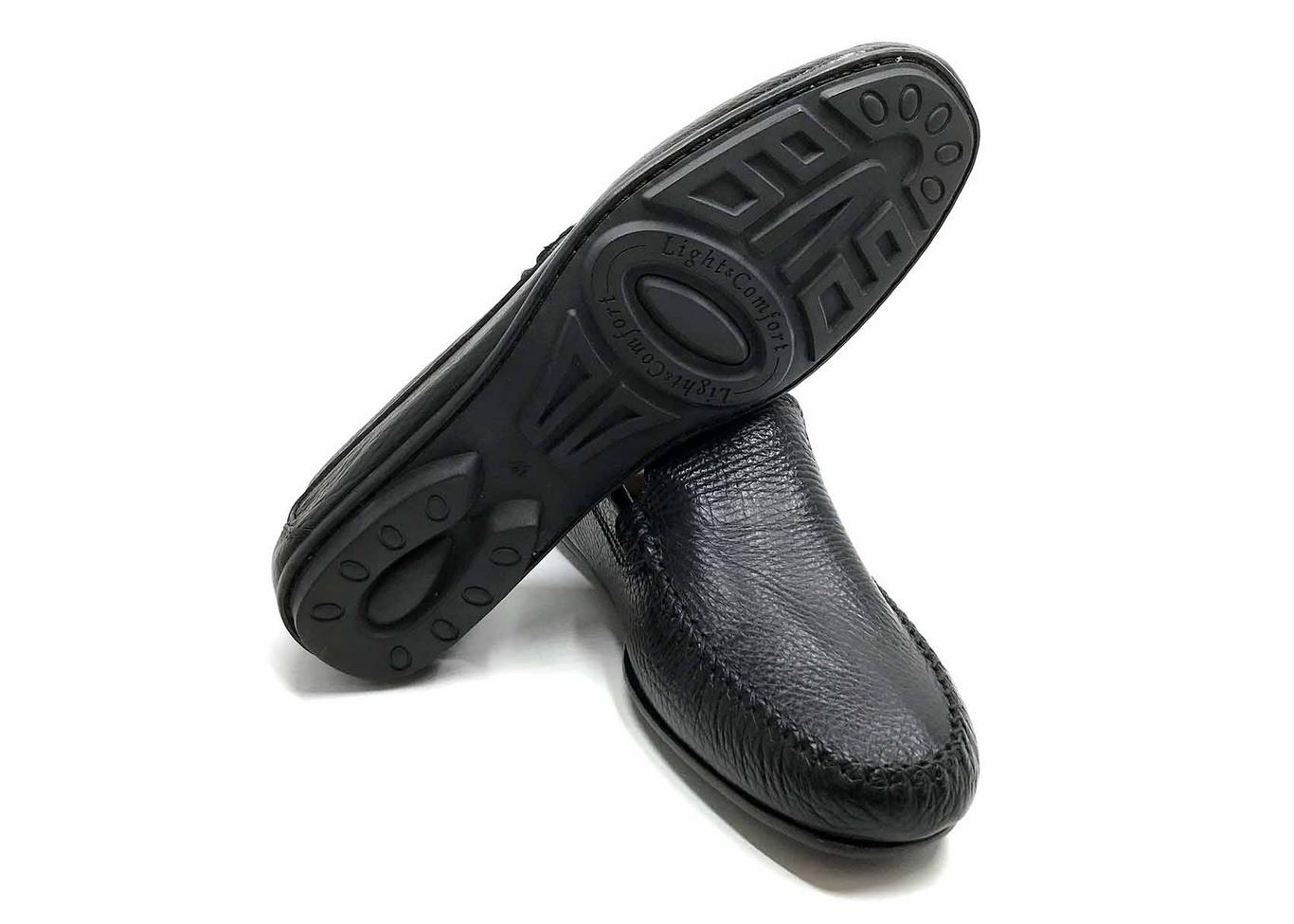 Comfort Loafer with rubber Bottom in Black hammered leather