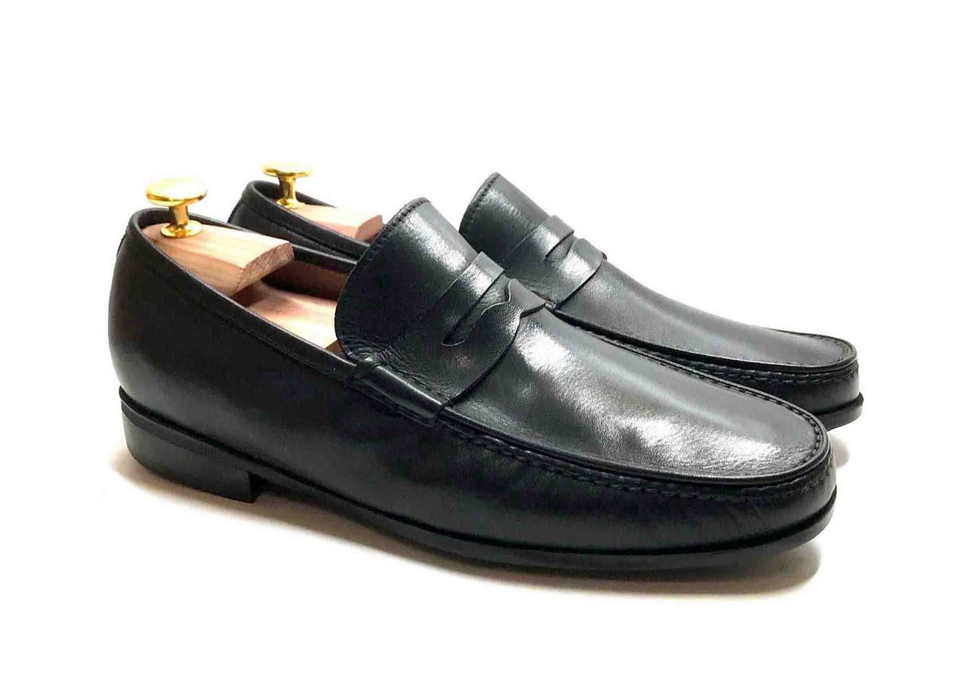 Comfort Loafer with removable insoles in Black leather